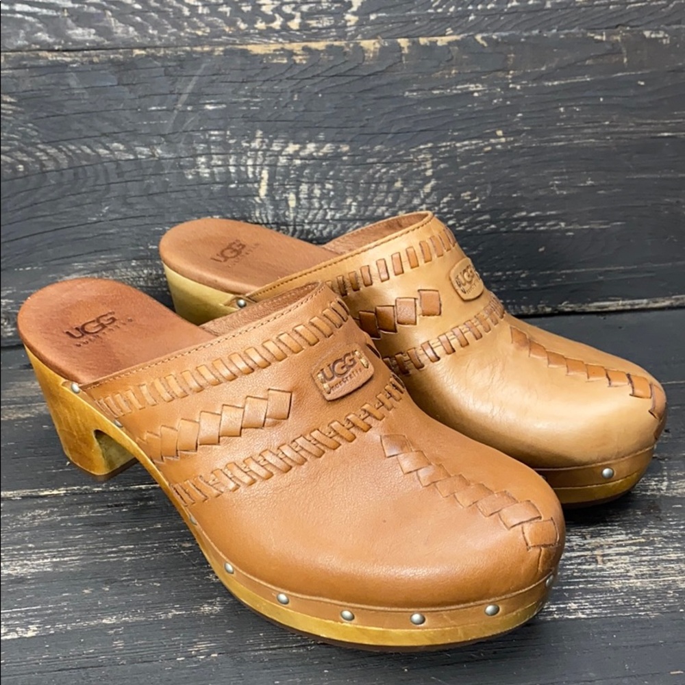 UGG Vivica 1957 Leather Clogs Size 8